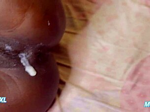 creampie fills teen ebony's wet shaved pussy up close 💦🔥😍