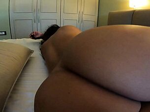 cum splashing my dirty big ass close-up!