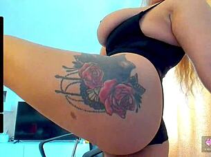 Big Tits Blonde Model Teases Her Sexy Webcam Ass
