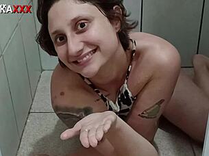 molhadinha sadira, your curvy brazilian ass looks so fuckable solo