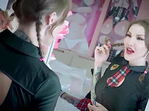 wanna stretch my wet holes with fists and toys for halloween fun?!