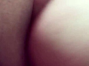 la tanga a un ladito nalgadas y sexo casero