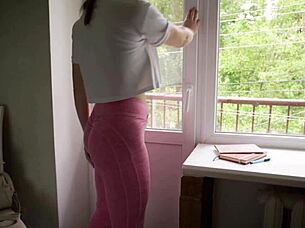 naughty teen reveals fat cameltoe pussy in tight yoga spandex leggings