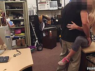 Country girl trades blowjob for cash on big cock in xxx pawn shop