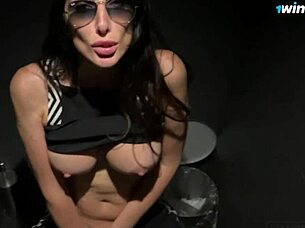 Fucked tall brunette beauty hard after restaurant pickup