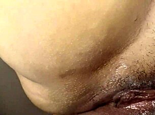 Lesbian MILFs scissors and masturbate juicy pussies wildly!