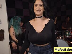 Distracted Engineer Gets WET BLOWJOB From Busty Nia Bleu!