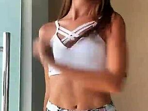 safada dances seductively in her tight little shorts