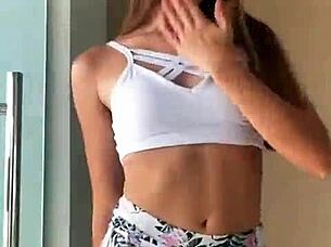 safada dances seductively in her tight little shorts