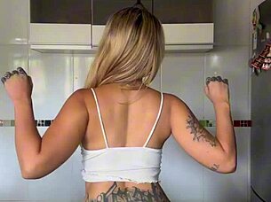 Amateur Blonde Shakes Big Ass and Pierced Nipples Seductively