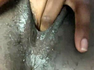 Fingering pretty pussy full video session