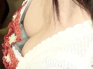 Old Rich Guy Creampies Japanese Waitress Restaurant
