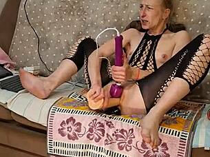 god this slutty bitch squirts oceans masturbating like crazy