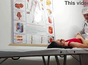 ginecologista fingers ass and fucks patient hard