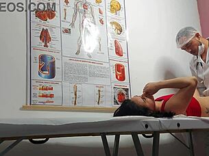 ginecologista fingers ass and fucks patient hard