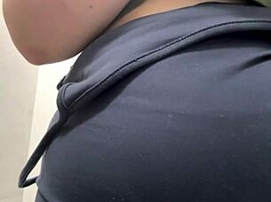 extreme squirting session in public gym