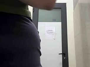 extreme squirting session in public gym