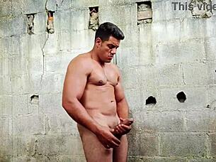 Yuri Gaúcho's Brazilian Muscle Man Unleashes Anaconda Cumload!