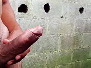 Yuri Gaúcho's Brazilian Muscle Man Unleashes Anaconda Cumload!