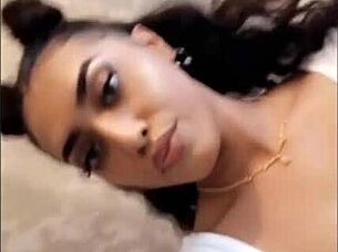 P3ngali reel features big arse British Bengali babe teasing