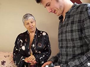 Granny savana takes intense hard cock pounding