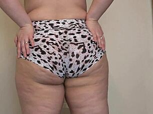 Chubby Milf Shakes Fat Ass Toy-Fucks Hairy Holes