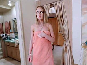 uh, this hot babe's handjob and blowjob feels so good...