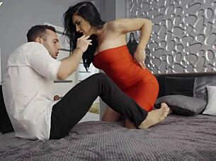 honey demon's feet fuck raul costa in gold digger hd scene