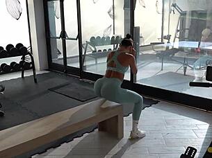 Gym Temptress Bubble Butt Seduces Trainer