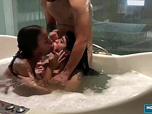 Kinky Scarlett shares fat cock with girlfriend 😏👅!