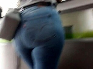 i love how tight these leggings hug my curves