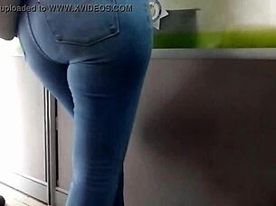 i love how tight these leggings hug my curves
