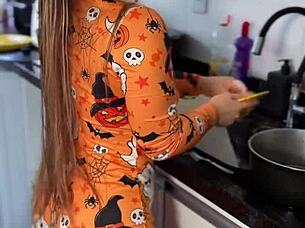 a delicious routine of your hot neighbor