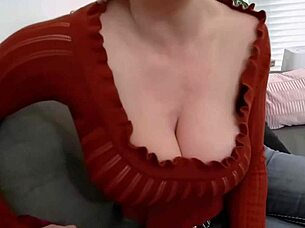 blonde milf knows exactly how to please you