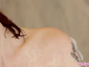 masseuse seduces model babe with oral poolside pleasure