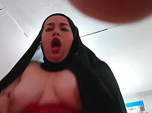 Indian muslim stepmother gets morning sex from stepson