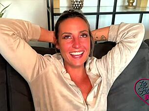 Pam the blonde adores her intense double penetration session