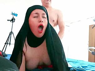 Indian muslim stepmother gets morning sex from stepson