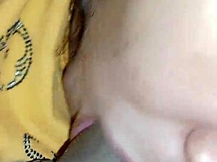 la mejor mamada linda chica se mete la polla en la garganta