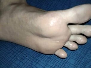 Pee with foot smell and spit for me