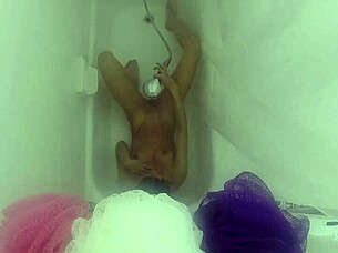 candy cruises in bathtub for pov fun