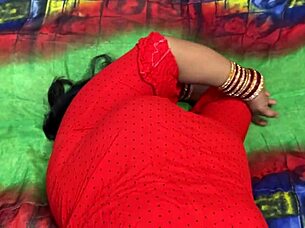 Nagma gets intimate with naeem in video