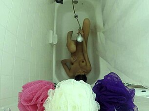 candy cruises in bathtub for pov fun