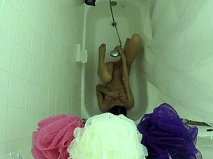 candy cruises in bathtub for pov fun