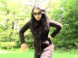 Dominant ladies use slaves as footmat