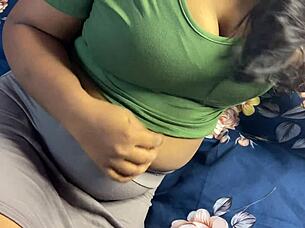 Desi indian pados wali aunty ke saath full masti