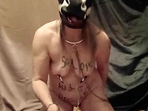2025 04 18 esclave f humiliée godage anal souillure