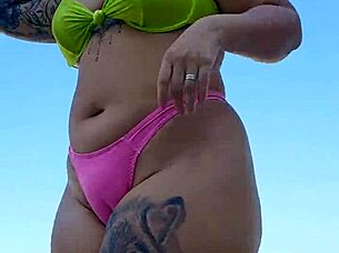 os machos n�o param de me olhar na praia