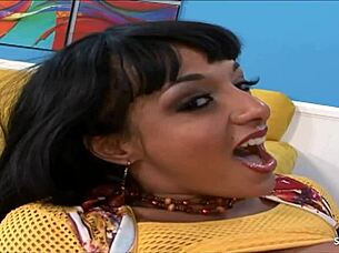 Brown skin desi looking girl seduce to first time casting foot fetish fuck by fat cock guy