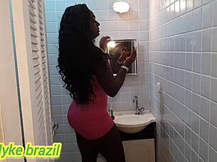 Fernanda loves anal and asks for cum